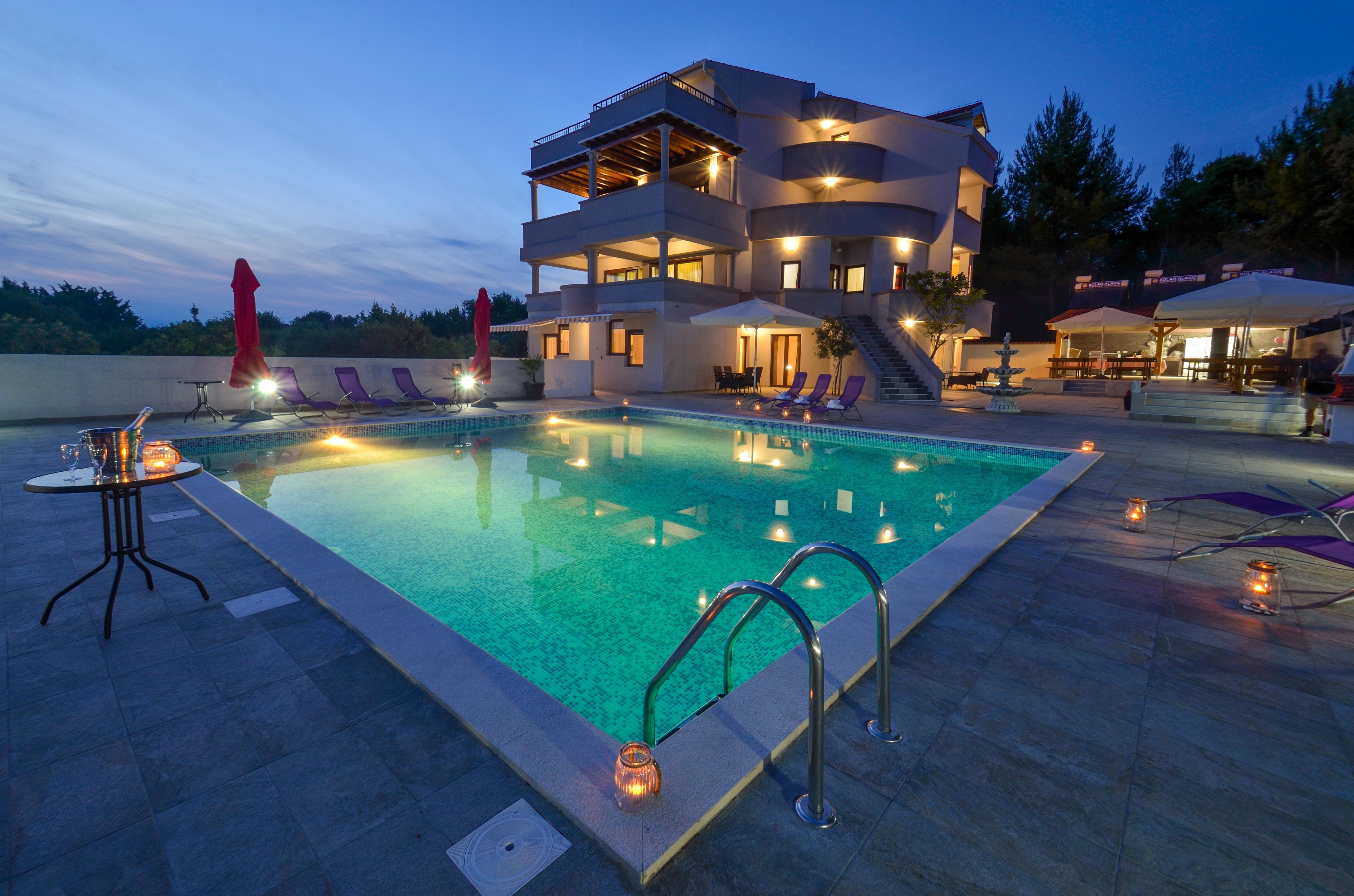 Aparthotel Plat 4*