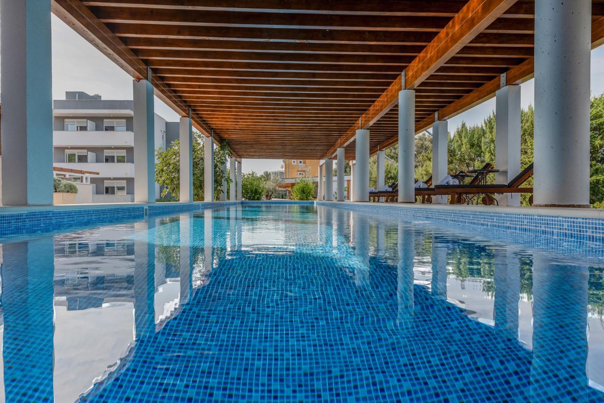 Plat Aparthotel 4*