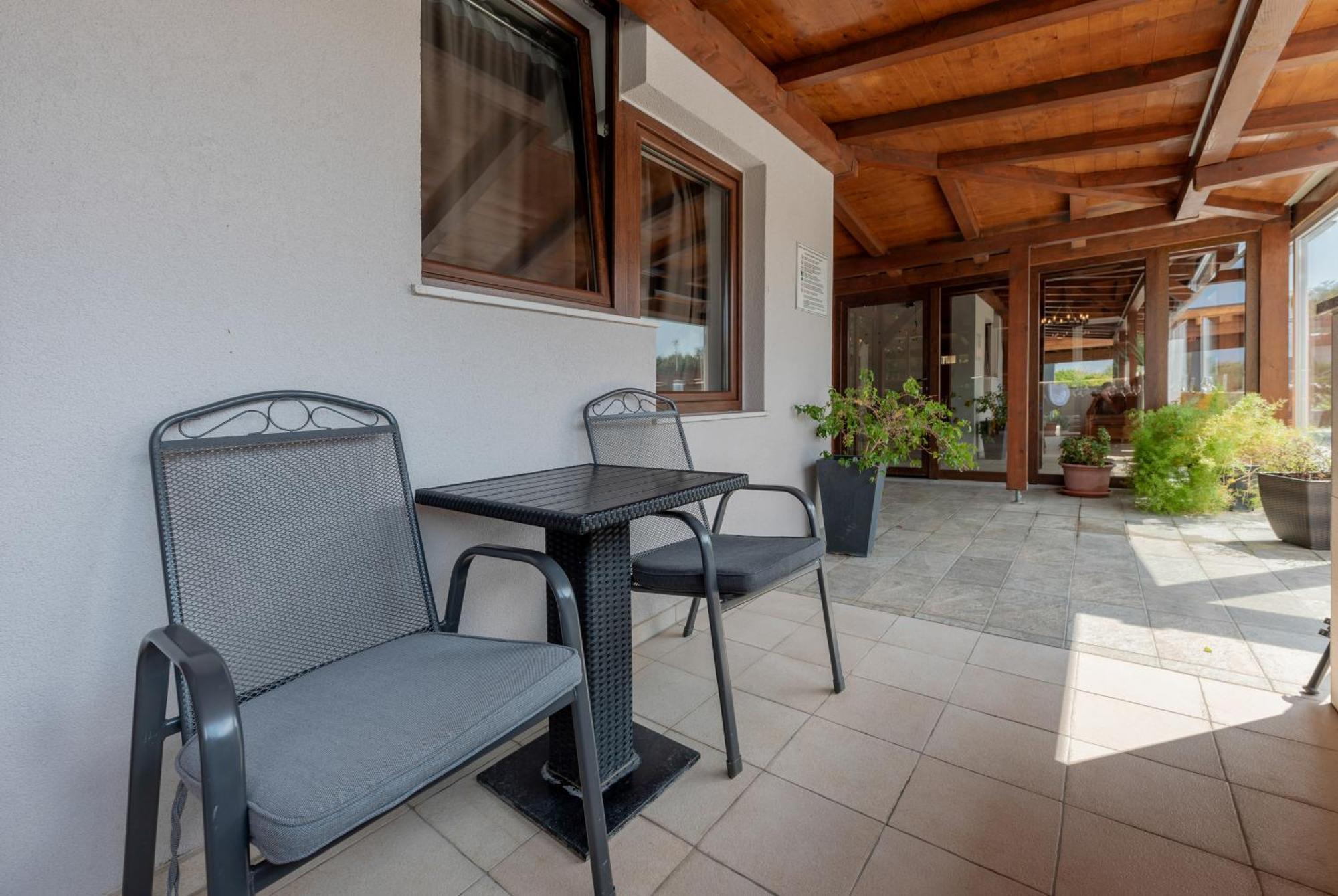 Plat Aparthotel