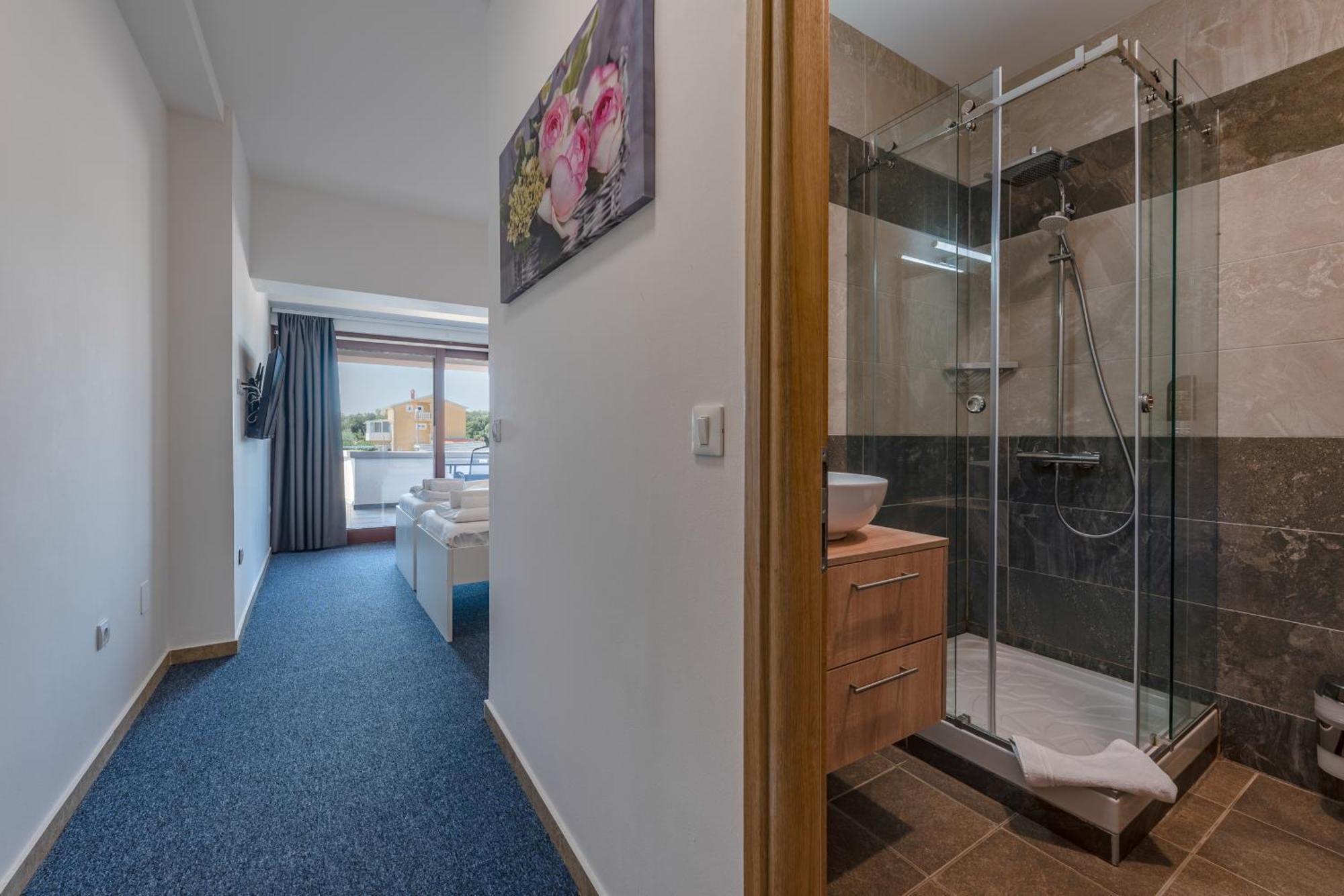 Plat Aparthotel